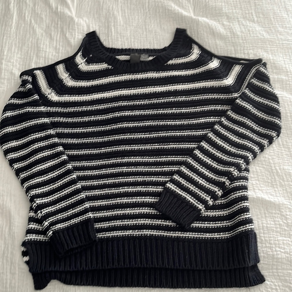 Cold shoulder sweater, size Small